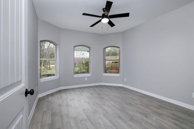 1920 Rollingwood Drive, Huntsville, TX 77340