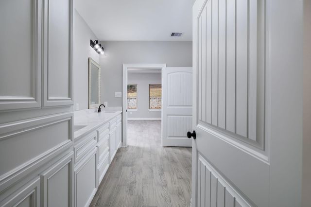1920 Rollingwood Drive, Huntsville, TX 77340