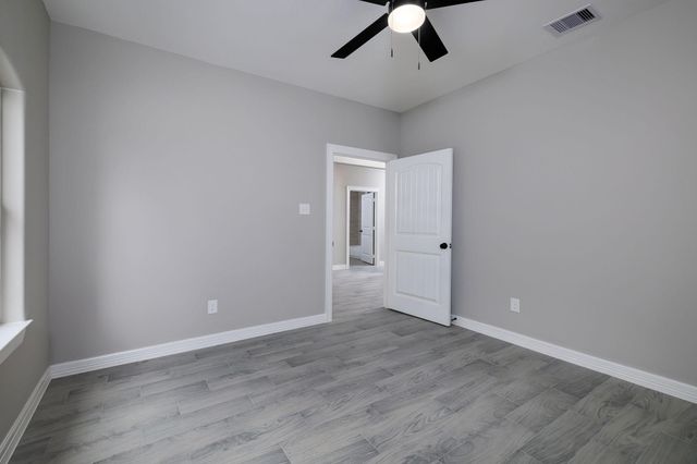 1920 Rollingwood Drive, Huntsville, TX 77340