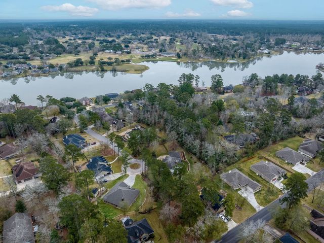 1920 Rollingwood Drive, Huntsville, TX 77340