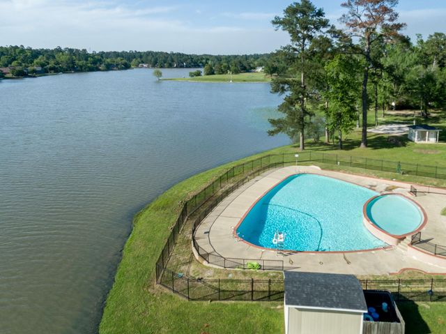 1920 Rollingwood Drive, Huntsville, TX 77340