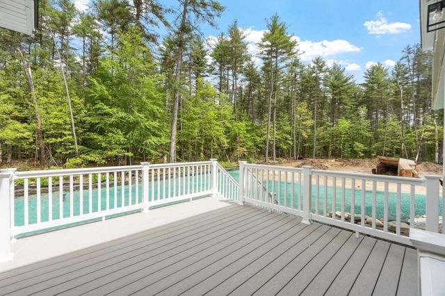 15 Unkety Brook Way, Dunstable, MA 01827