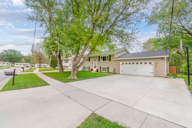 3031 Bethel Street, Waterloo, IA 50702