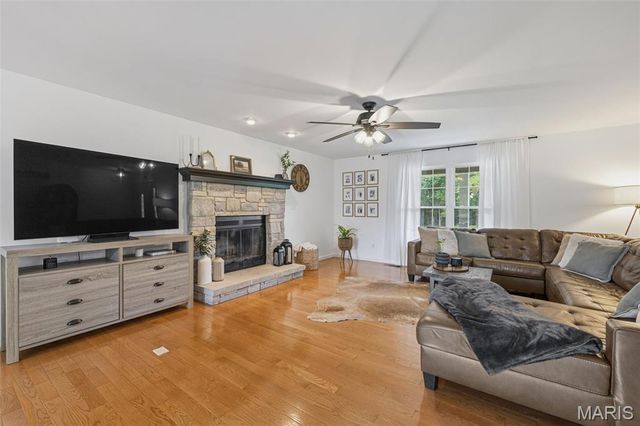 20 W Rock Creek Estates, High Ridge, MO 63049