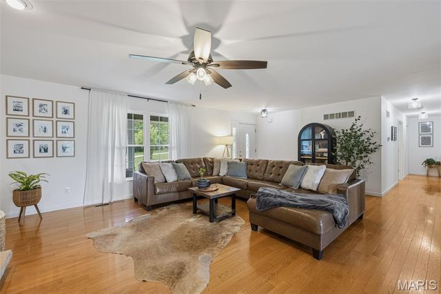 20 W Rock Creek Estates, High Ridge, MO 63049