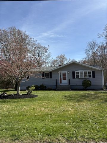 81 Benoit St, Westport, MA 02790