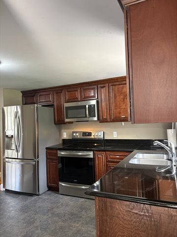 81 Benoit St, Westport, MA 02790