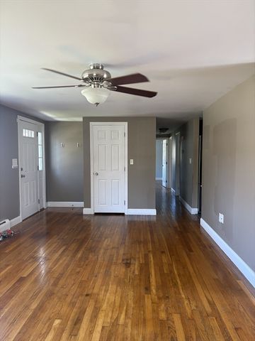 81 Benoit St, Westport, MA 02790