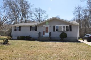 81 Benoit St, Westport, MA 02790