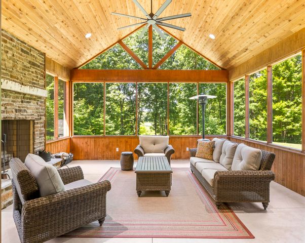 16285 13 Mile Road, Marshall Twp, MI 49014