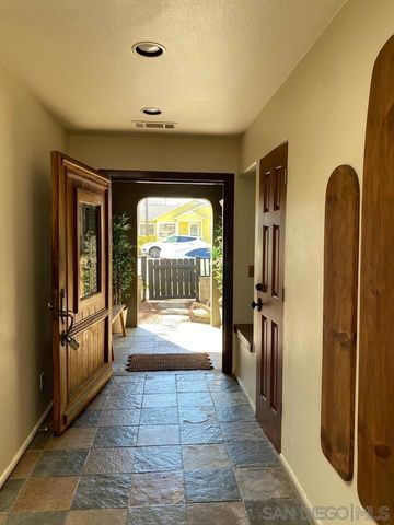 513 3rd St, Encinitas, CA 92024