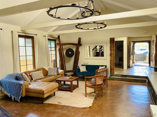 513 3rd St, Encinitas, CA 92024