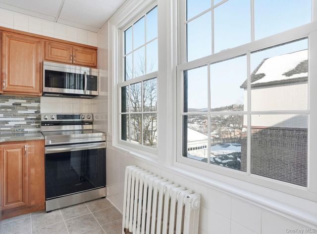 320 Simpson Place, Peekskill, NY 10566