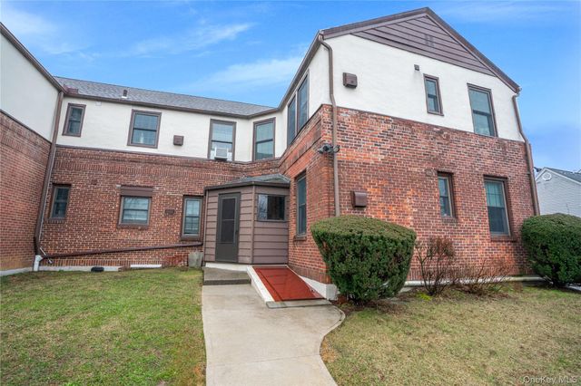 320 Simpson Place, Peekskill, NY 10566