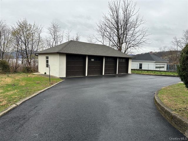 320 Simpson Place, Peekskill, NY 10566