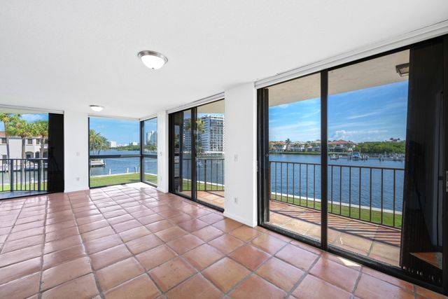 899 Jeffery Street 214, Boca Raton, FL 33487