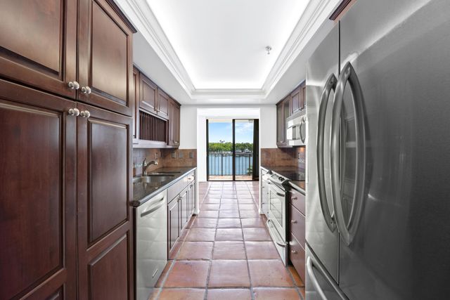 899 Jeffery Street 214, Boca Raton, FL 33487