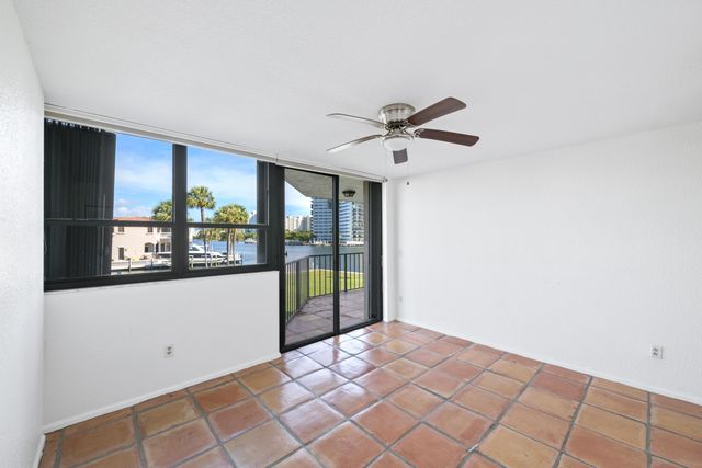 899 Jeffery Street 214, Boca Raton, FL 33487