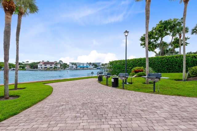 899 Jeffery Street 214, Boca Raton, FL 33487