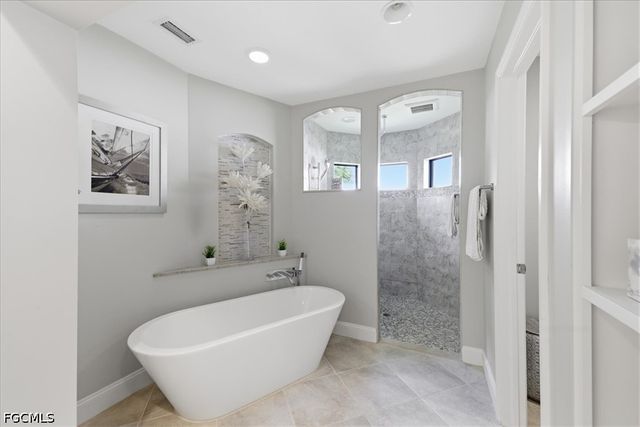 1812 Coral CIR, North Fort Myers, FL 33903