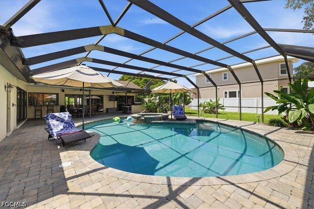 1812 Coral CIR, North Fort Myers, FL 33903