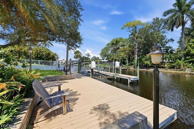 1812 Coral CIR, North Fort Myers, FL 33903