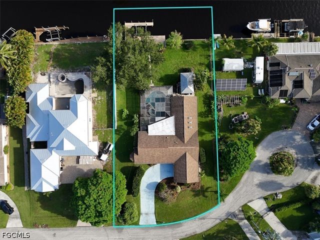 1812 Coral CIR, North Fort Myers, FL 33903