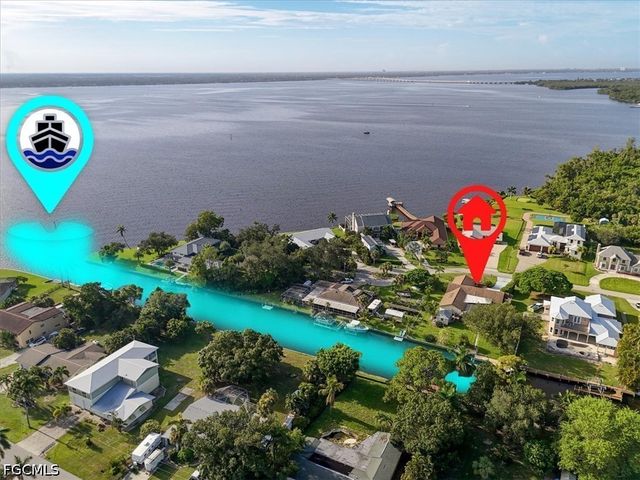 1812 Coral CIR, North Fort Myers, FL 33903