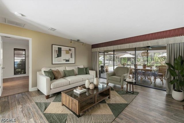1812 Coral CIR, North Fort Myers, FL 33903