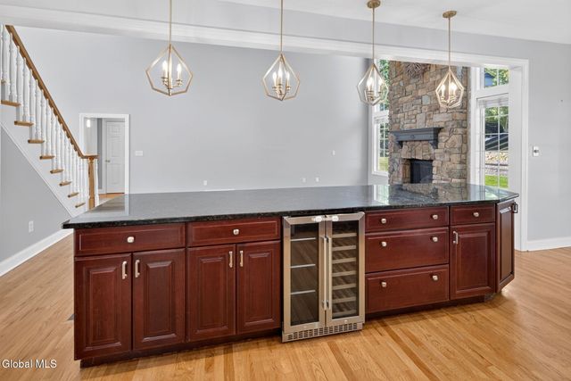 5 Normandy Square, Altamont, NY 12009