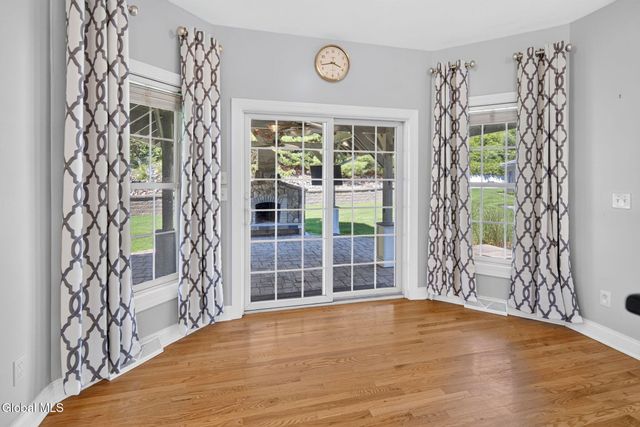 5 Normandy Square, Altamont, NY 12009