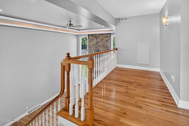5 Normandy Square, Altamont, NY 12009