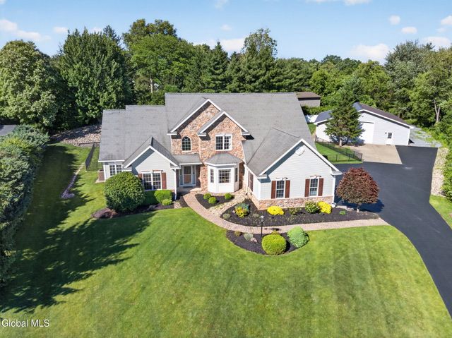 5 Normandy Square, Altamont, NY 12009