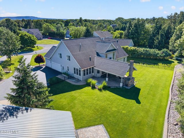5 Normandy Square, Altamont, NY 12009