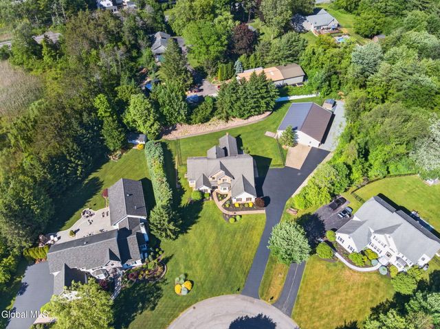 5 Normandy Square, Altamont, NY 12009