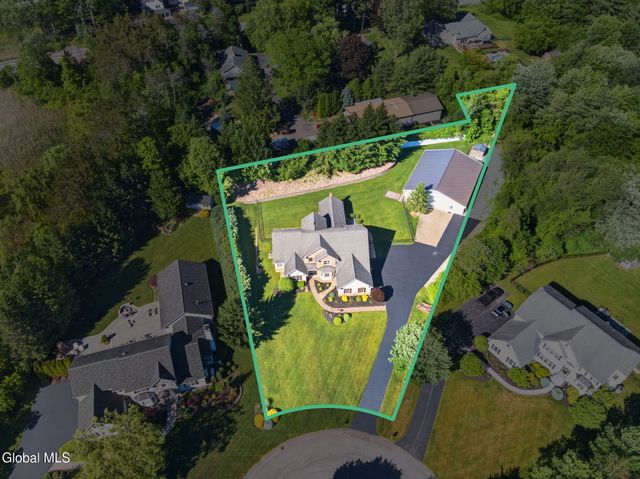 5 Normandy Square, Altamont, NY 12009