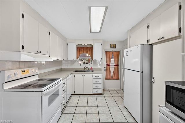 115 Overland TRL, North Fort Myers, FL 33917