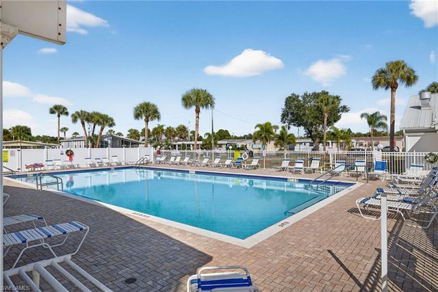 115 Overland TRL, North Fort Myers, FL 33917