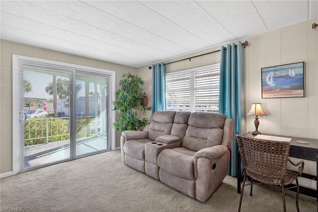 115 Overland TRL, North Fort Myers, FL 33917