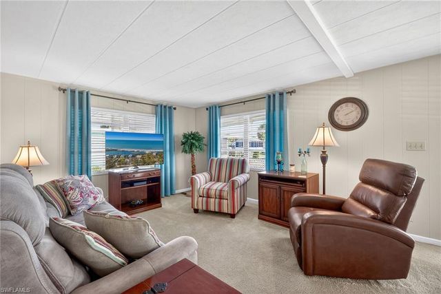 115 Overland TRL, North Fort Myers, FL 33917