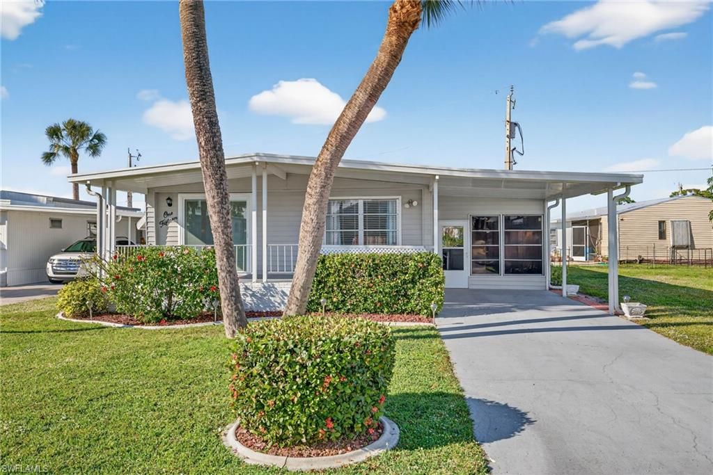 115 Overland TRL, North Fort Myers, FL 33917