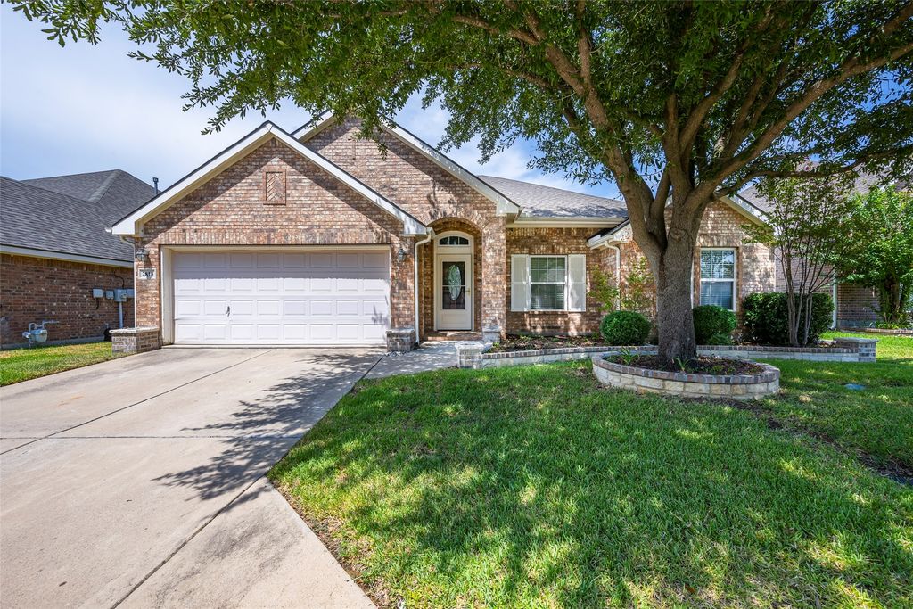 2813 Fox Creek Trail, Arlington, TX 76017 — exterior