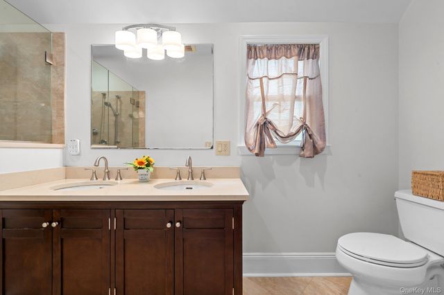 33 Ogden Avenue, East Williston, NY 11596