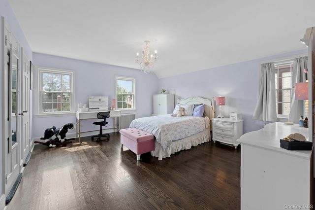 33 Ogden Avenue, East Williston, NY 11596