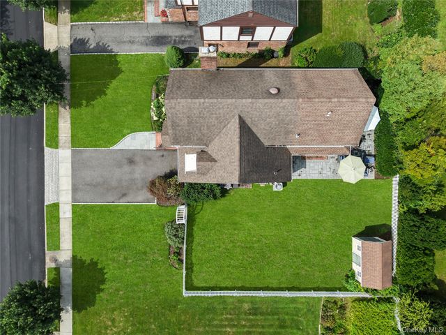 33 Ogden Avenue, East Williston, NY 11596