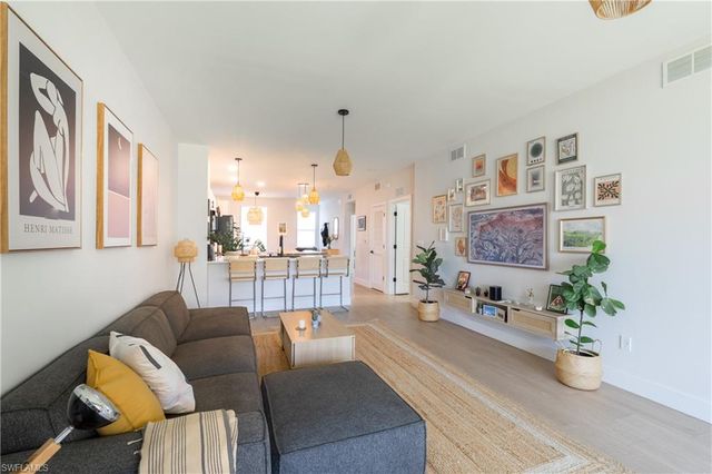 15126 Palmer Lake CIR # 101, Naples, FL 34109