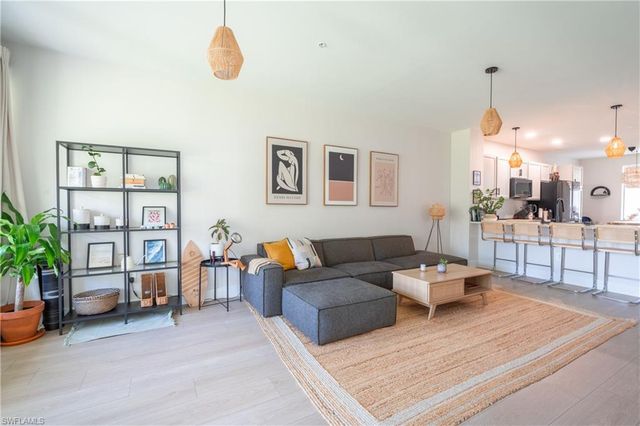 15126 Palmer Lake CIR # 101, Naples, FL 34109