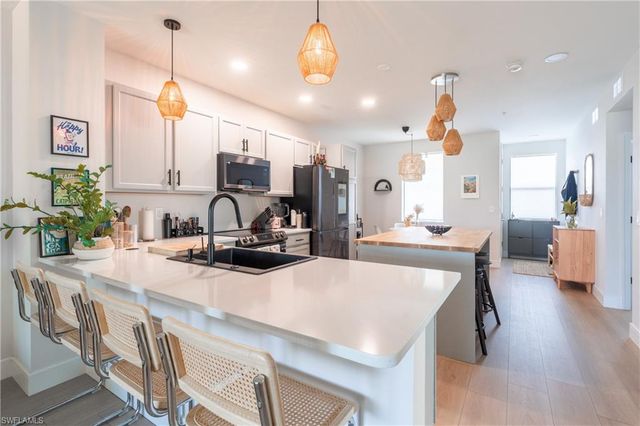 15126 Palmer Lake CIR # 101, Naples, FL 34109