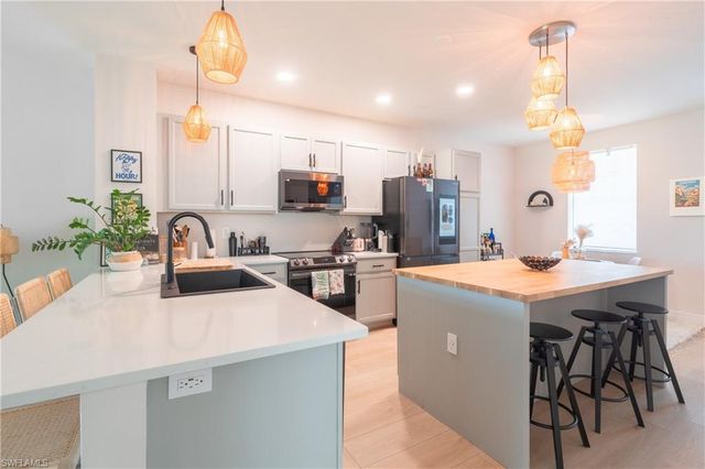 15126 Palmer Lake CIR # 101, Naples, FL 34109