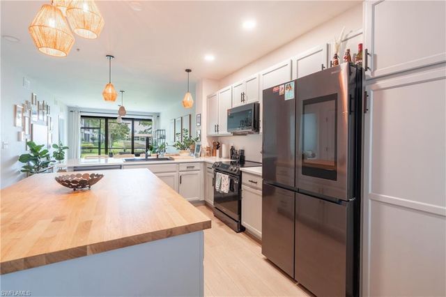 15126 Palmer Lake CIR # 101, Naples, FL 34109